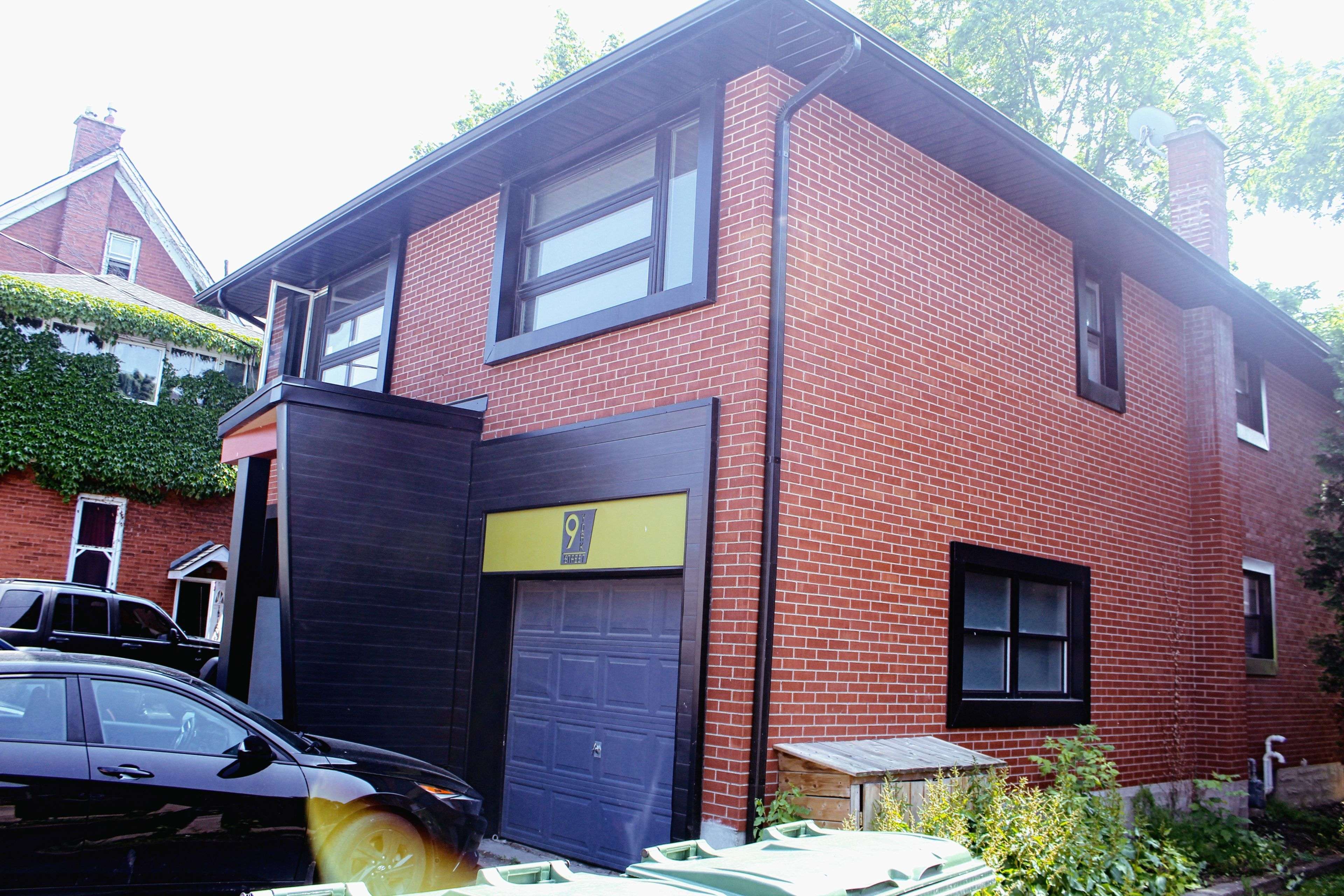Kitchener, ON N2G 1S9,9 York ST #B