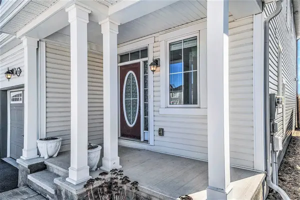 Barrhaven, ON K2J 6J7,106 Burbot ST