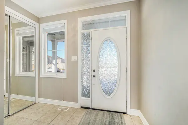 Barrhaven, ON K2J 6J7,106 Burbot ST