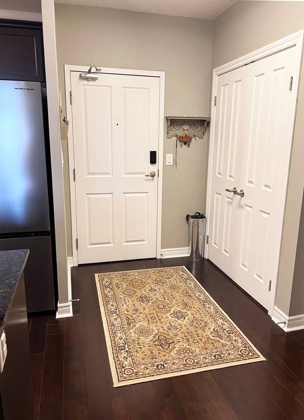 London North, ON N6G 0G5,1030 CORONATION DR #909