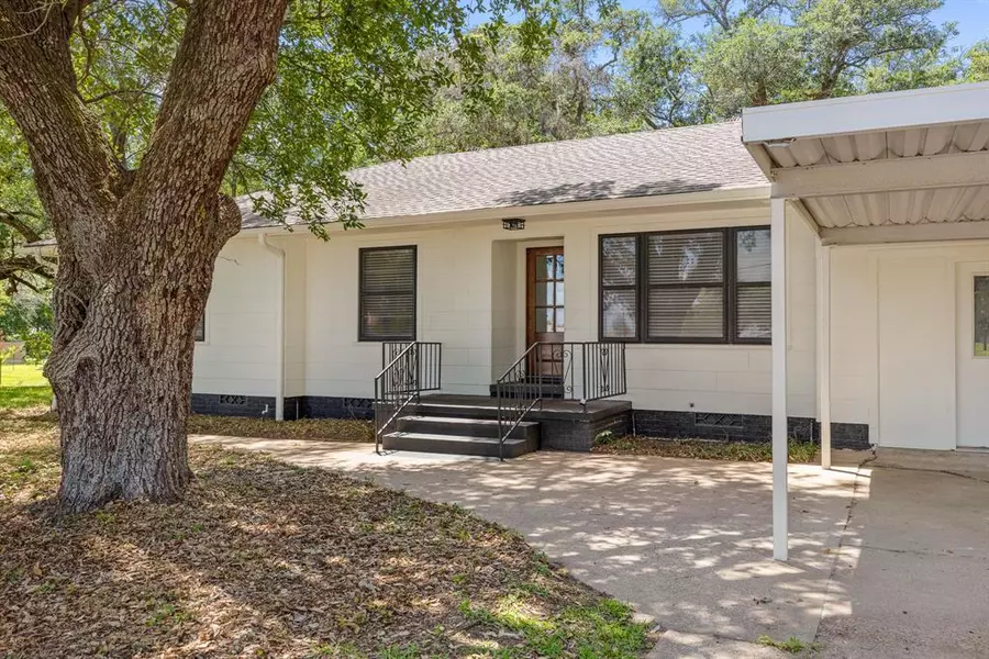 267 N Pecan Street, Van, TX 75790