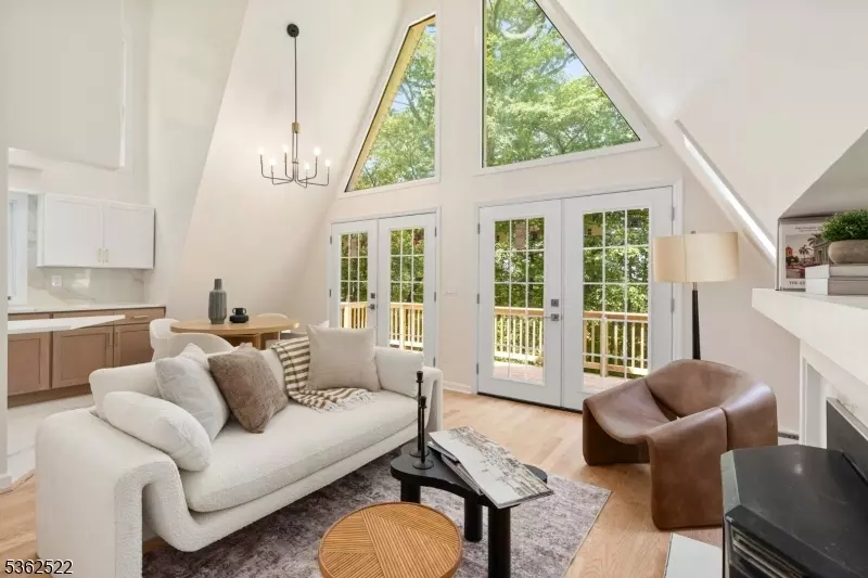 51 Scenic Dr, Green Twp., NJ 07821