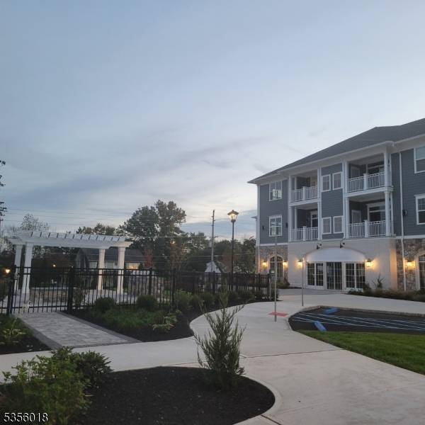 Bedminster Twp., NJ 07921,2435 Lamington Rd #33