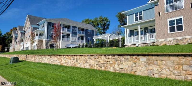Bedminster Twp., NJ 07921,2435 Lamington Rd #33