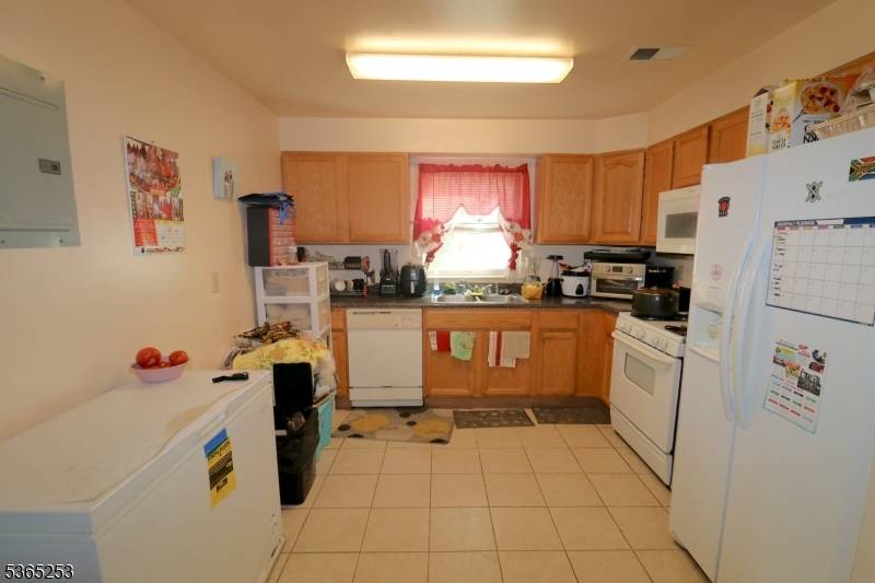 Newark City, NJ 07108,63-65 Milford Ave