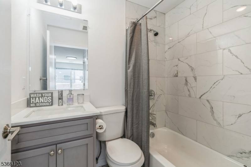 Newark City, NJ 07103,369 18th Ave #204