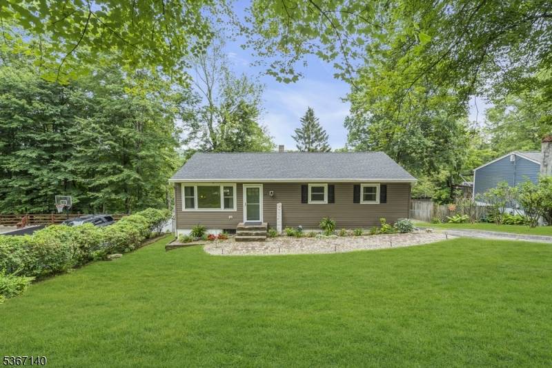 32 Mountain Heights Dr, Byram Twp., NJ 07871