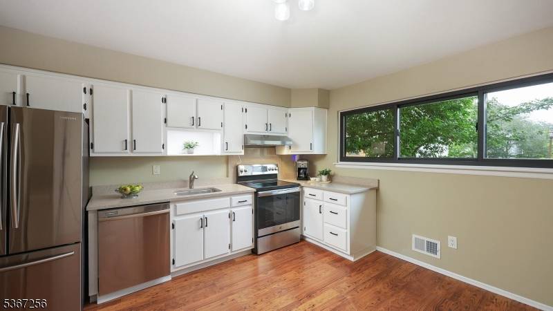 Hillsborough Twp., NJ 08844,906H Merritt Dr