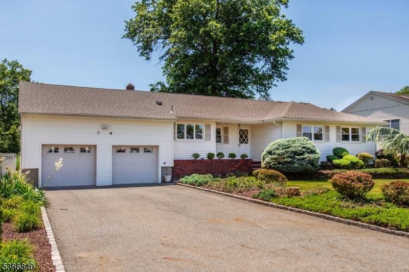 8 Scott Dr, Fairfield Twp., NJ 07004