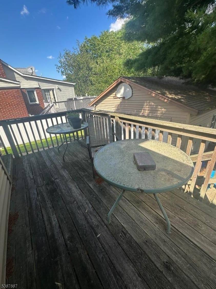 Lyndhurst Twp., NJ 07071,724 3rd St
