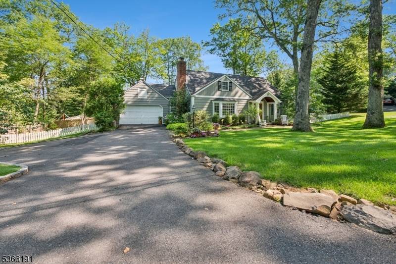 New Providence Boro, NJ 07901,33 Tall Oaks Dr