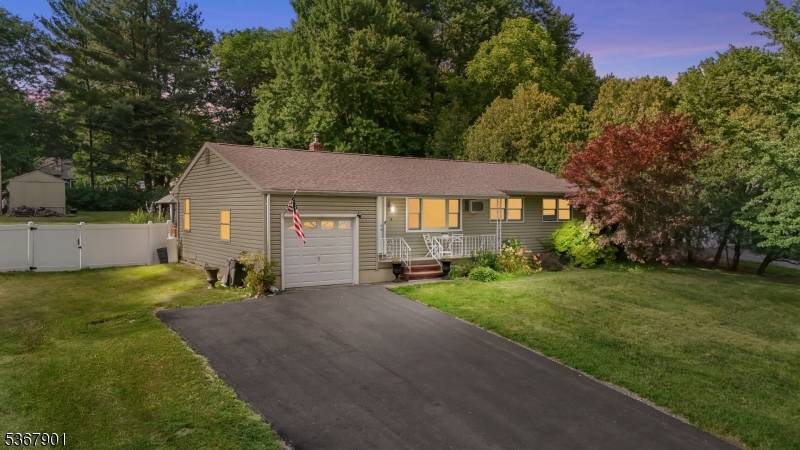 13 Marudy Dr, Clinton Town, NJ 08809