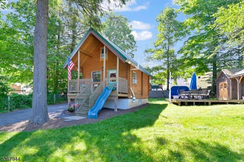 116 Point Breeze Dr, West Milford Twp., NJ 07421