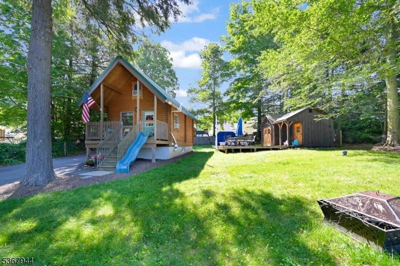 West Milford Twp., NJ 07421,116 Point Breeze Dr