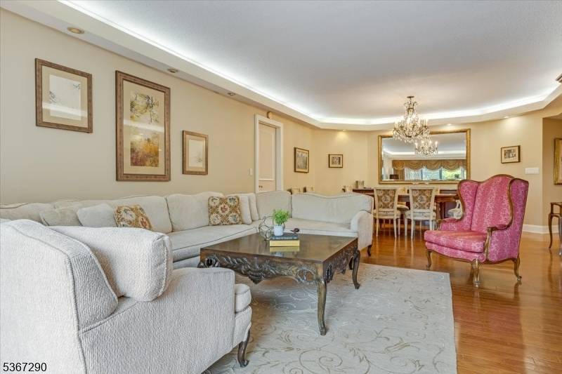 South Orange Village Twp., NJ 07079,609 W South Orange Ave 5H #5H