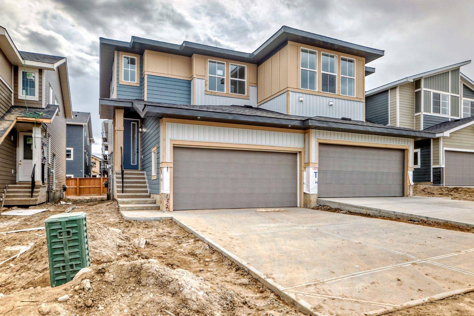 132 Waterford Way, Chestermere, AB T1X2Z9