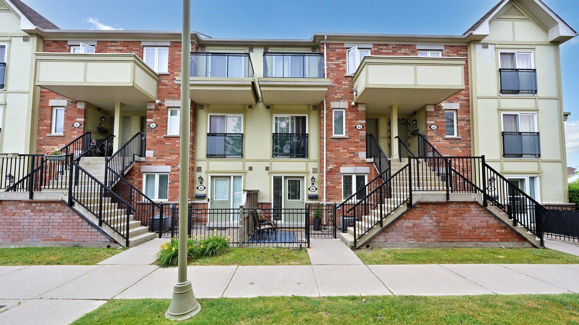 Markham, ON L6E 0B8,2265 Bur Oak AVE #44