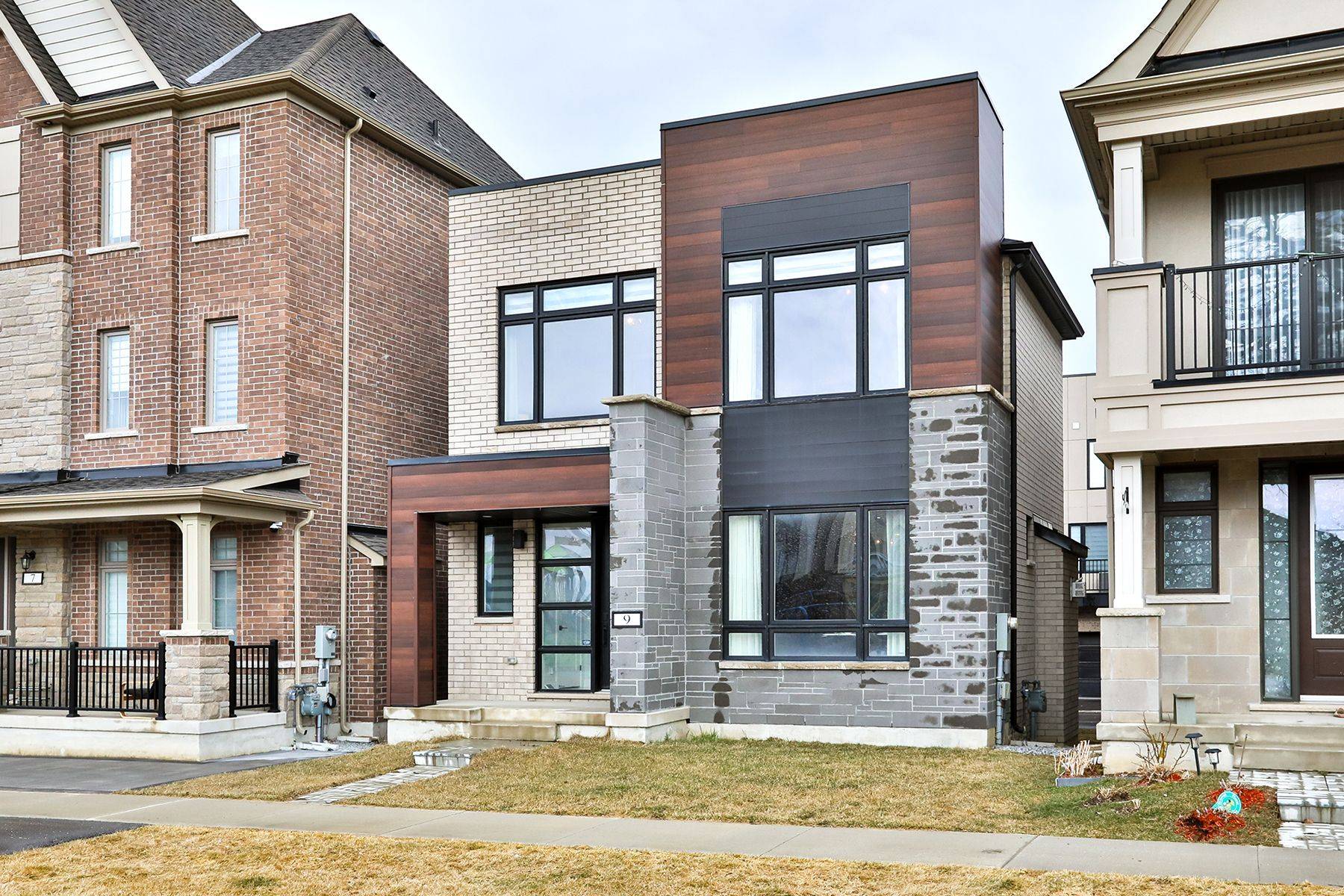 Markham, ON L6C 3J3,9 Kohn LN
