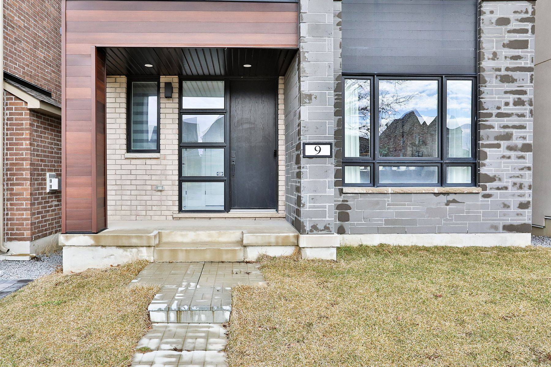 Markham, ON L6C 3J3,9 Kohn LN