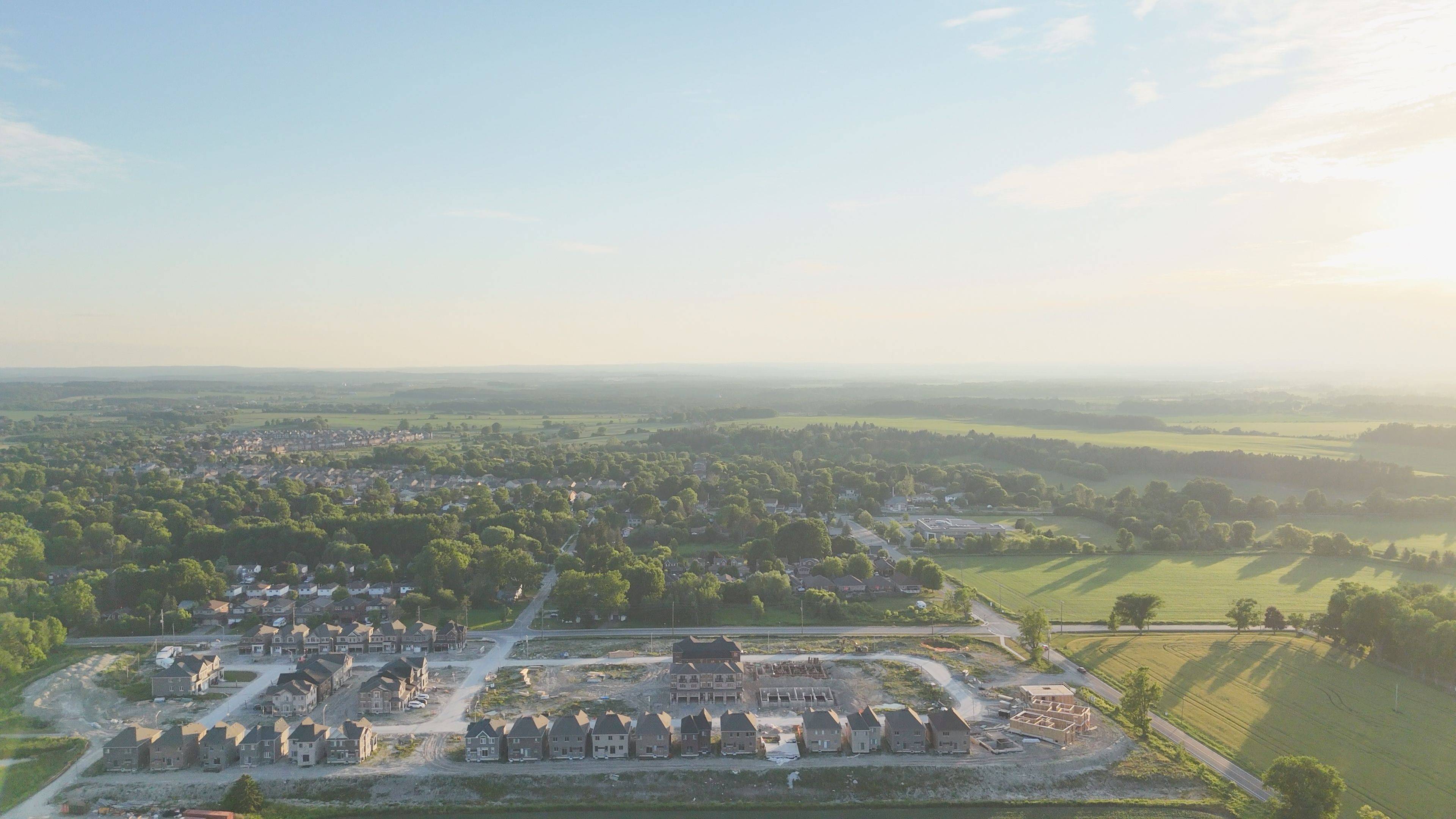 New Tecumseth, ON L0G 1A0,67 BRETHET HTS