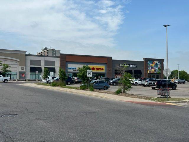Brampton, ON L6Y 1N7,499 Main ST S #64/65
