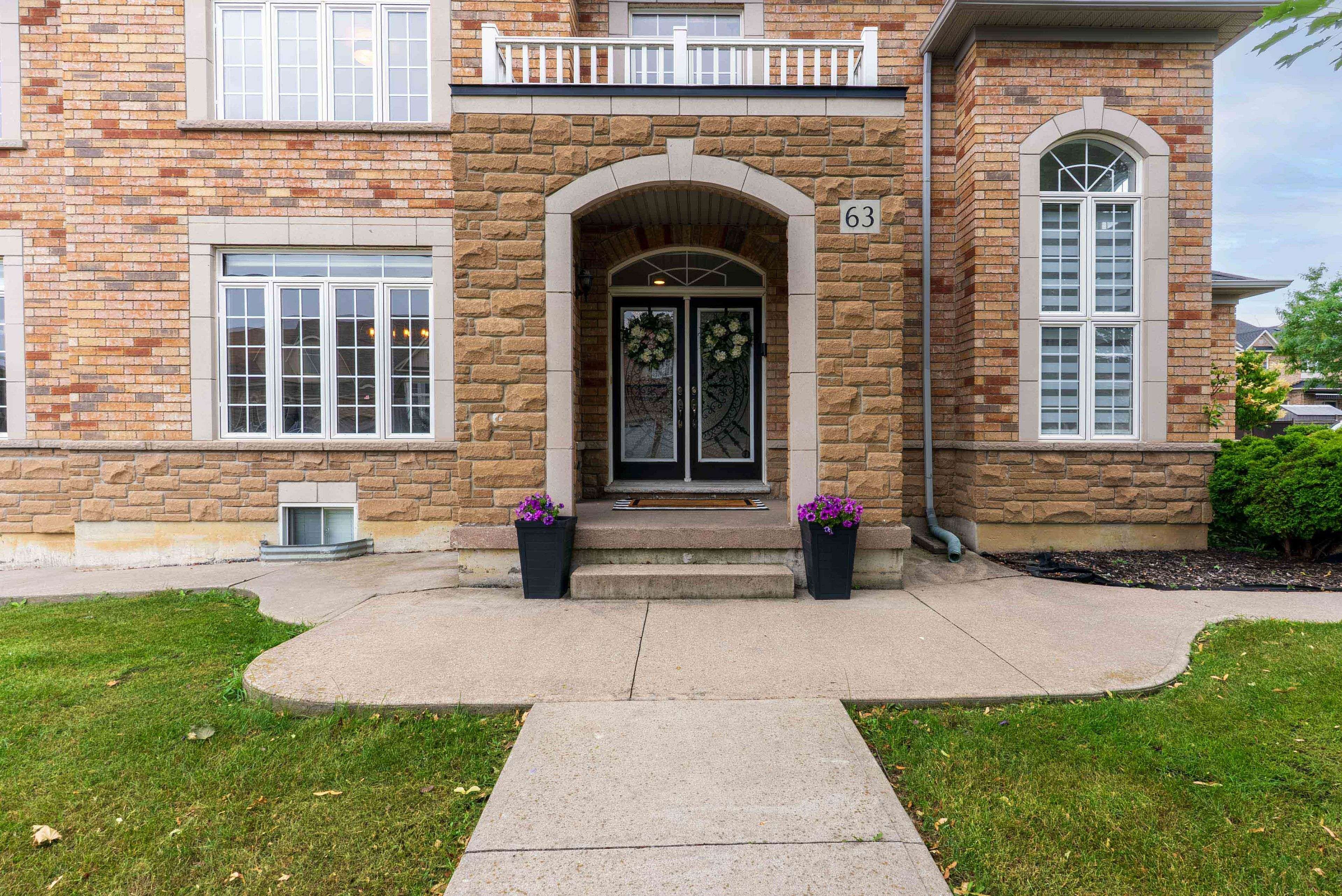 Brampton, ON L6S 6H8,63 Blue Diamond DR