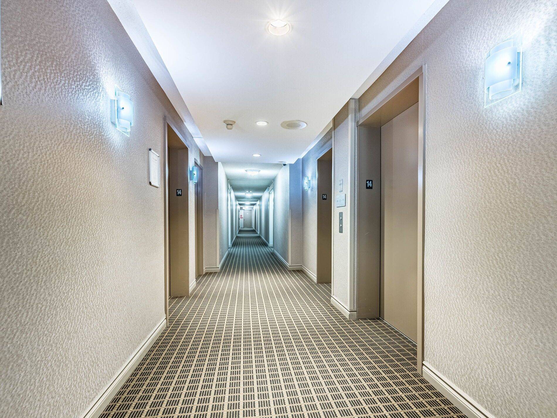 Mississauga, ON L5B 4B1,135 Hillcrest AVE #1402