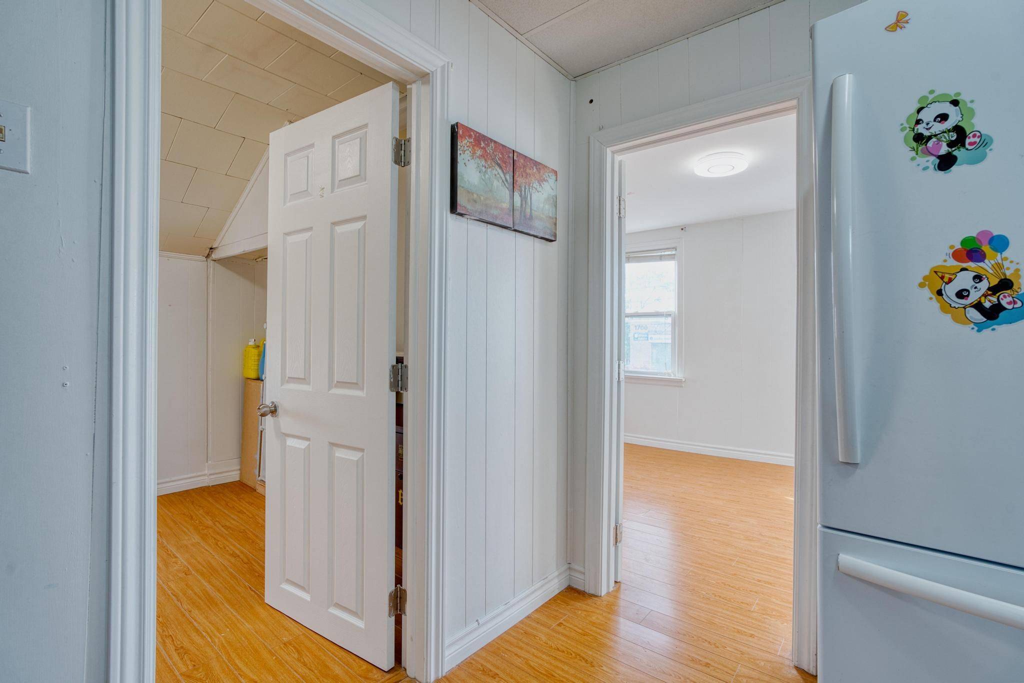 London East, ON N5W 3E1,1705 DUNDAS ST #Upper Level Apt Unit#2