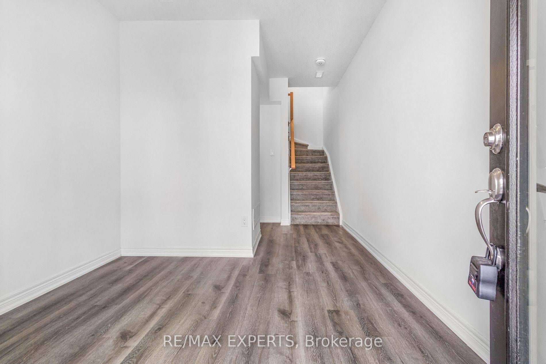 Hamilton, ON L8H 1C1,75 Dryden LN
