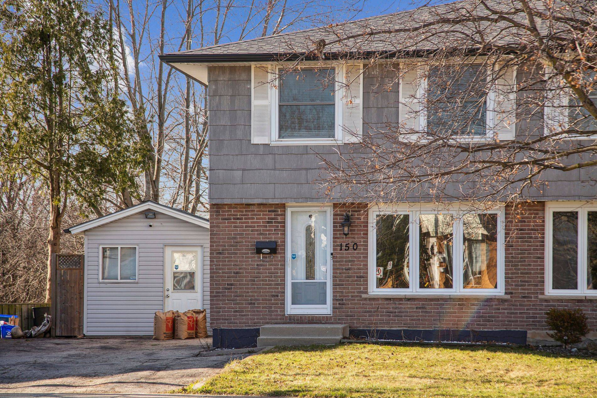 150 Hillmer RD, Cambridge, ON N1R 6N8