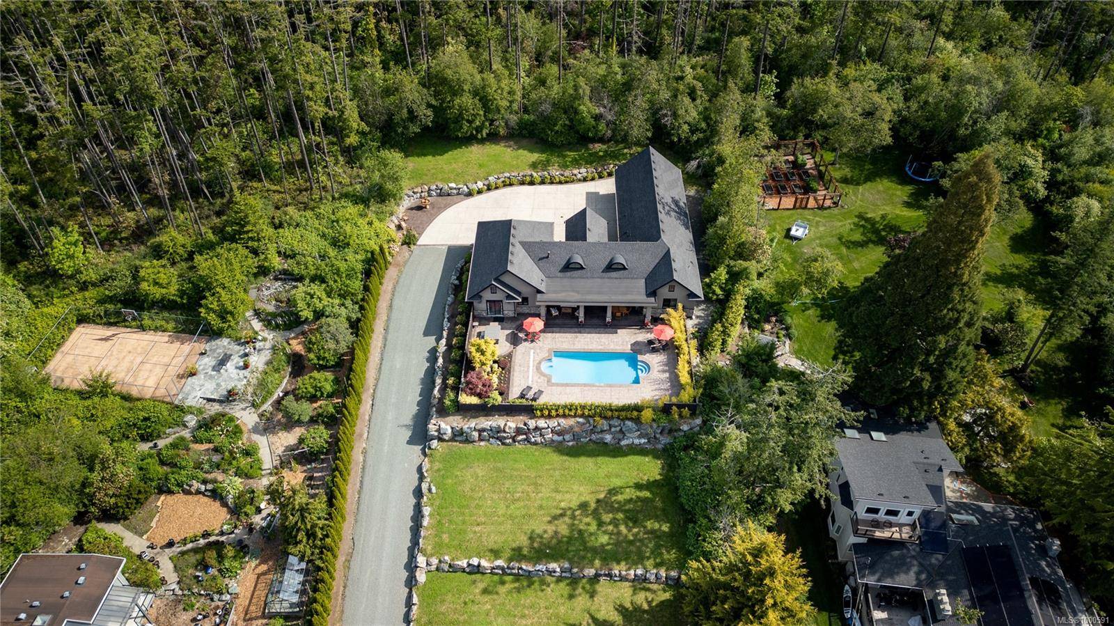 11325 Chalet Rd, North Saanich, BC V8L 5M1