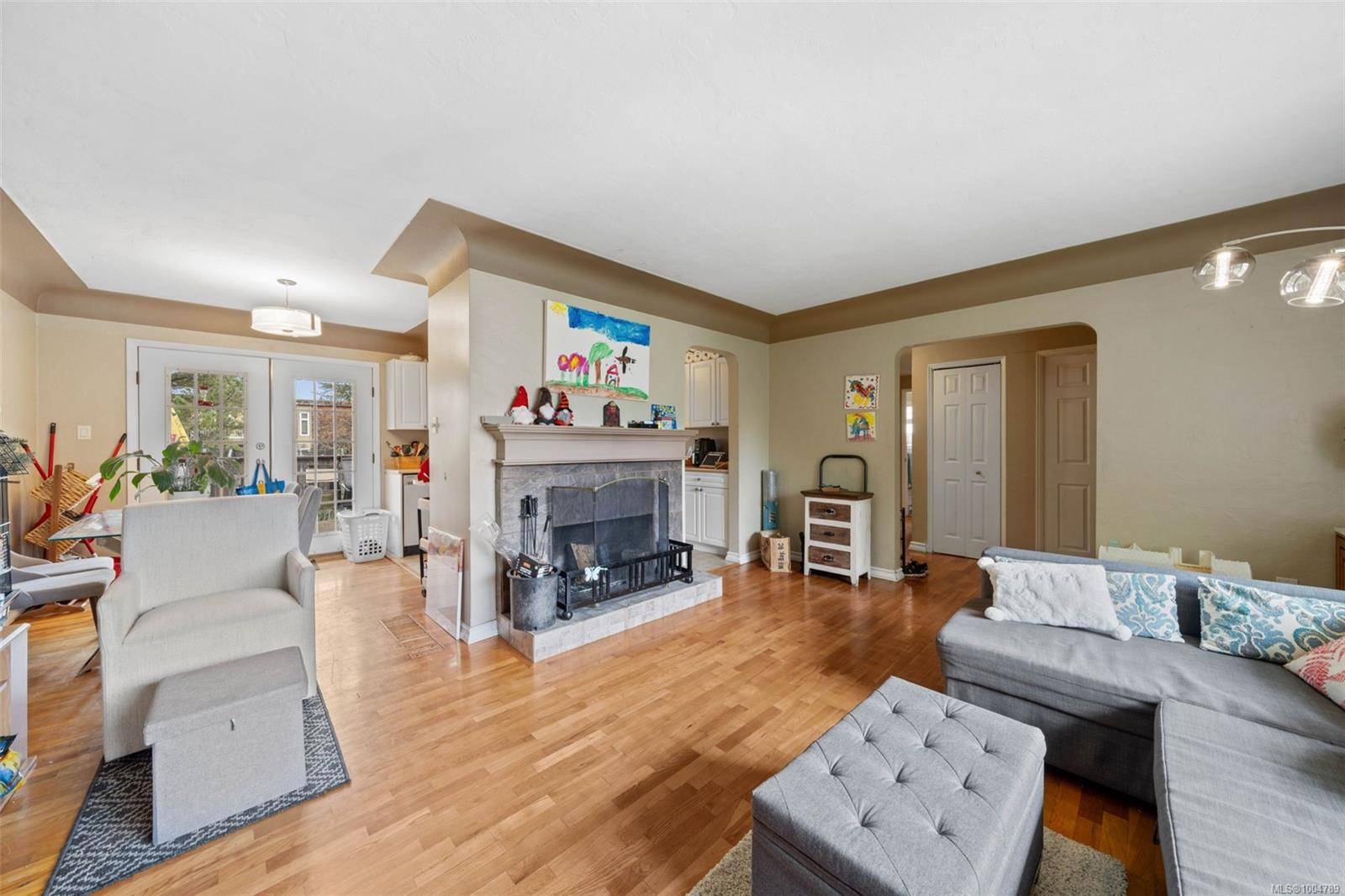 Saanich, BC V8Z 1W3,120 Kamloops Ave