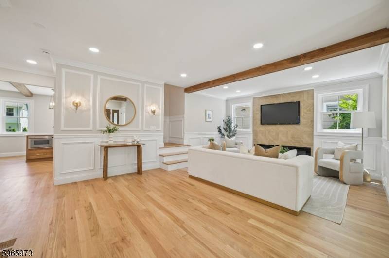 Westfield Town, NJ 07090,713 1St St