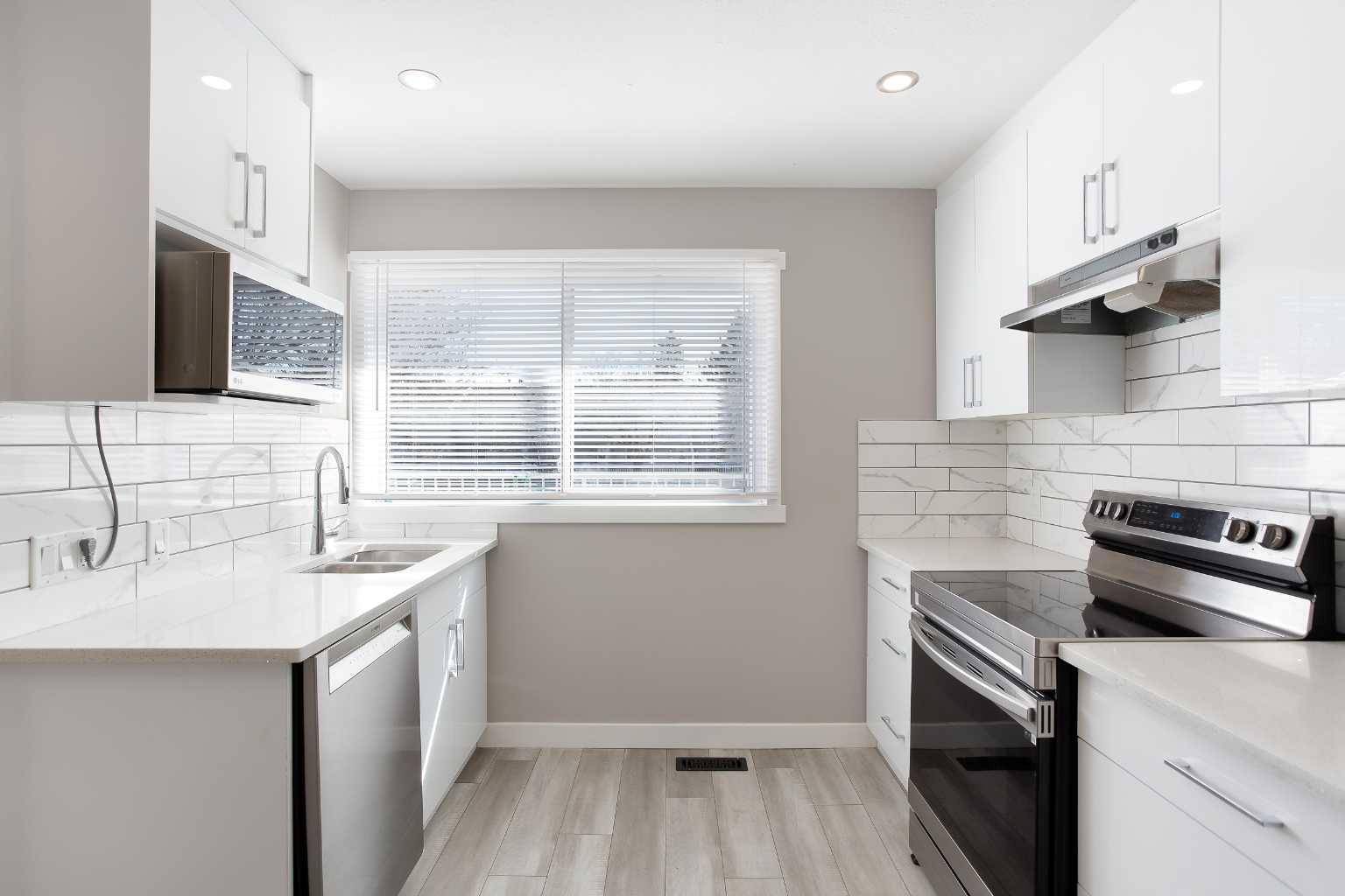Calgary, AB T2A6R9,228 Marlborough WAY NE