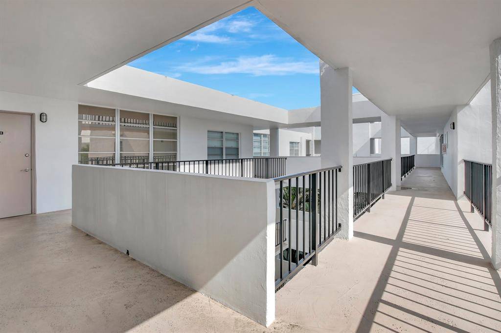 Plantation, FL 33317,6923 Cypress Rd #D12