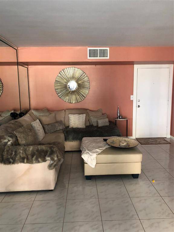 Hillsboro Beach, FL 33062,1239 Hillsboro Mile