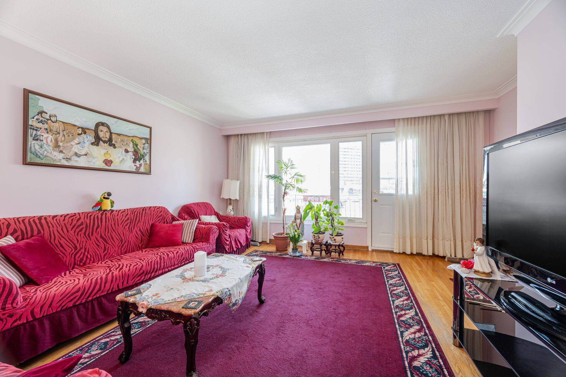 Toronto W05, ON M3N 1S7,55 Shoreham DR