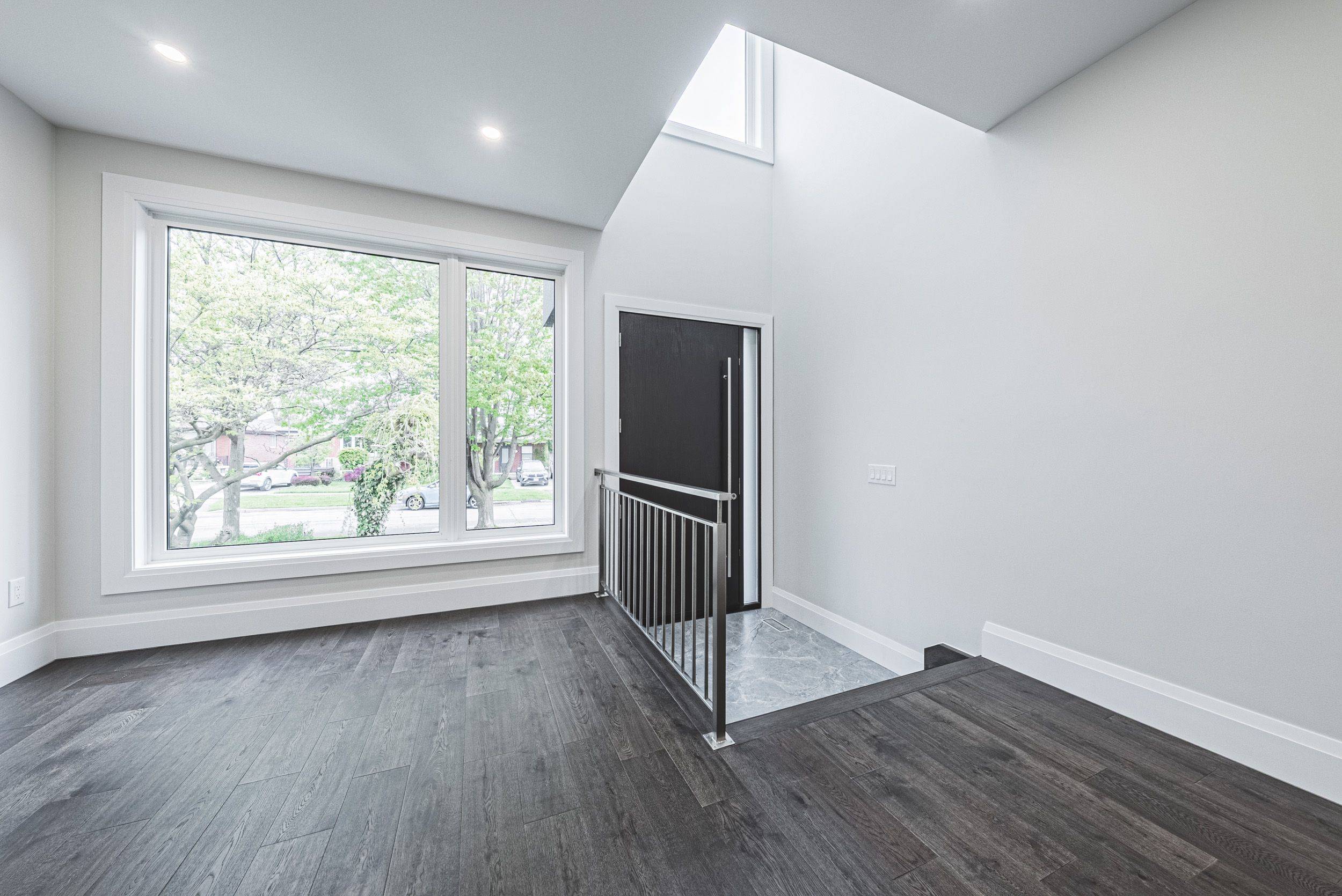 Toronto W06, ON M8W 4A3,18 Bellman AVE