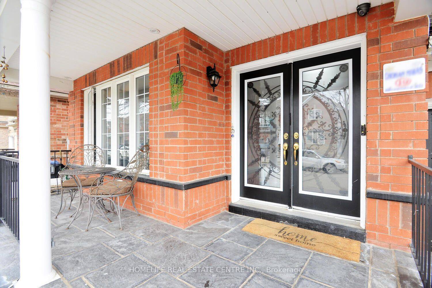 Brampton, ON L7A 1S4,19 Briardale RD