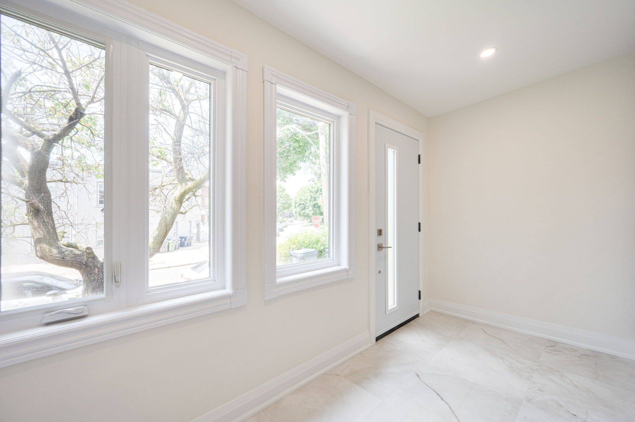 Toronto W03, ON M6N 2X3,123 Laughton AVE
