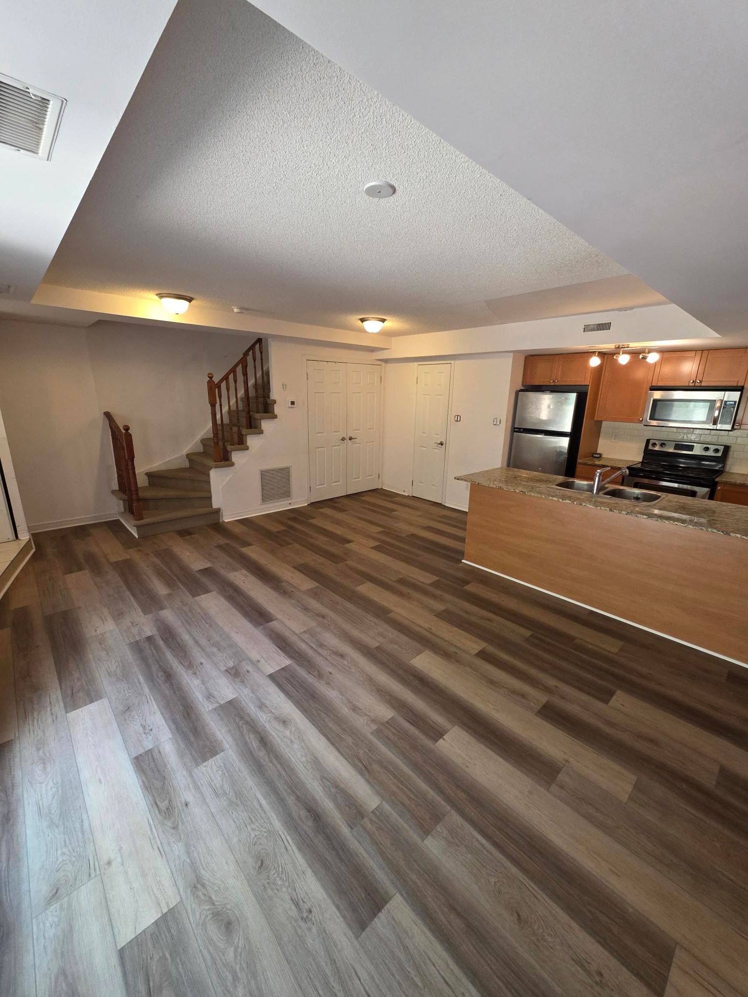 Toronto W02, ON M6H 4L1,20 Foundry AVE #120