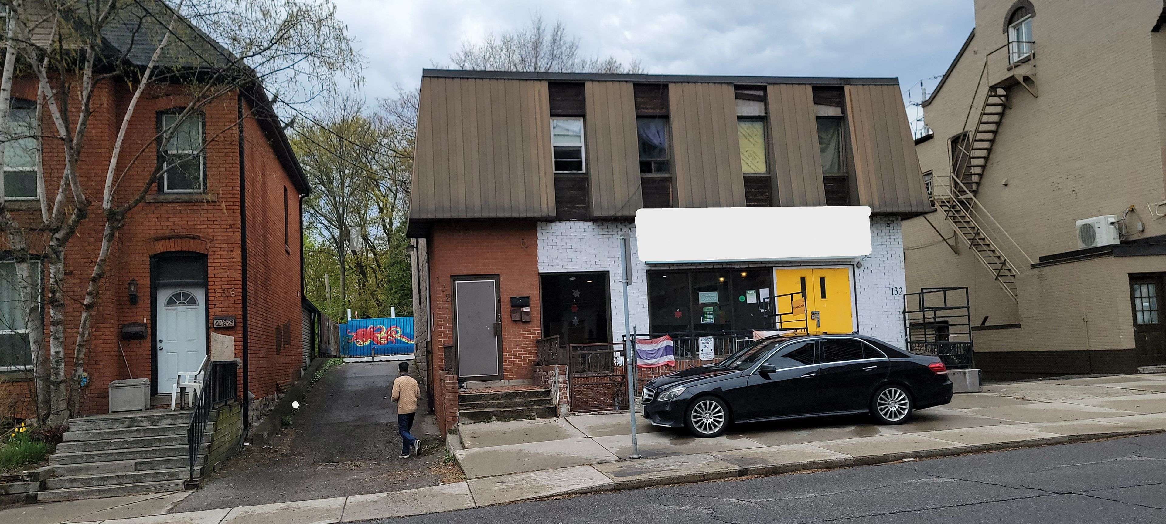 132 Queen ST S, Hamilton, ON L8P 3S2