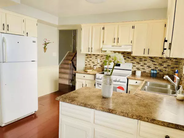 Brampton, ON L6V 3N3,8 Elderwood PL