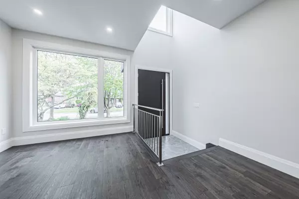 Toronto W06, ON M8W 4A3,18 Bellman AVE