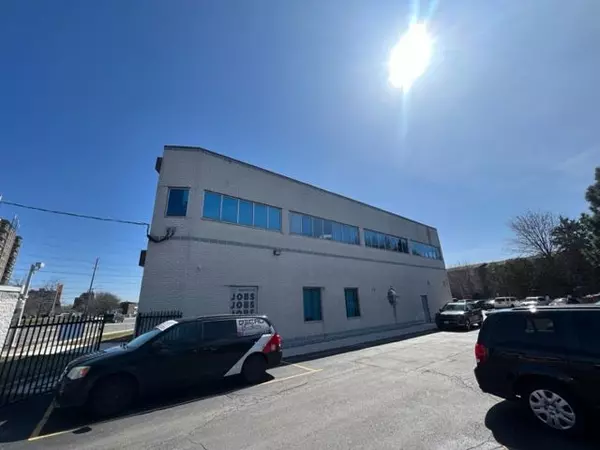 Toronto W10, ON M9V 5H8,1625 Albion RD #202