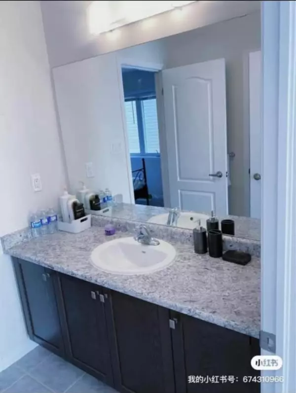 Niagara Falls, ON L2H 3S1,7672 Tupelo CRES