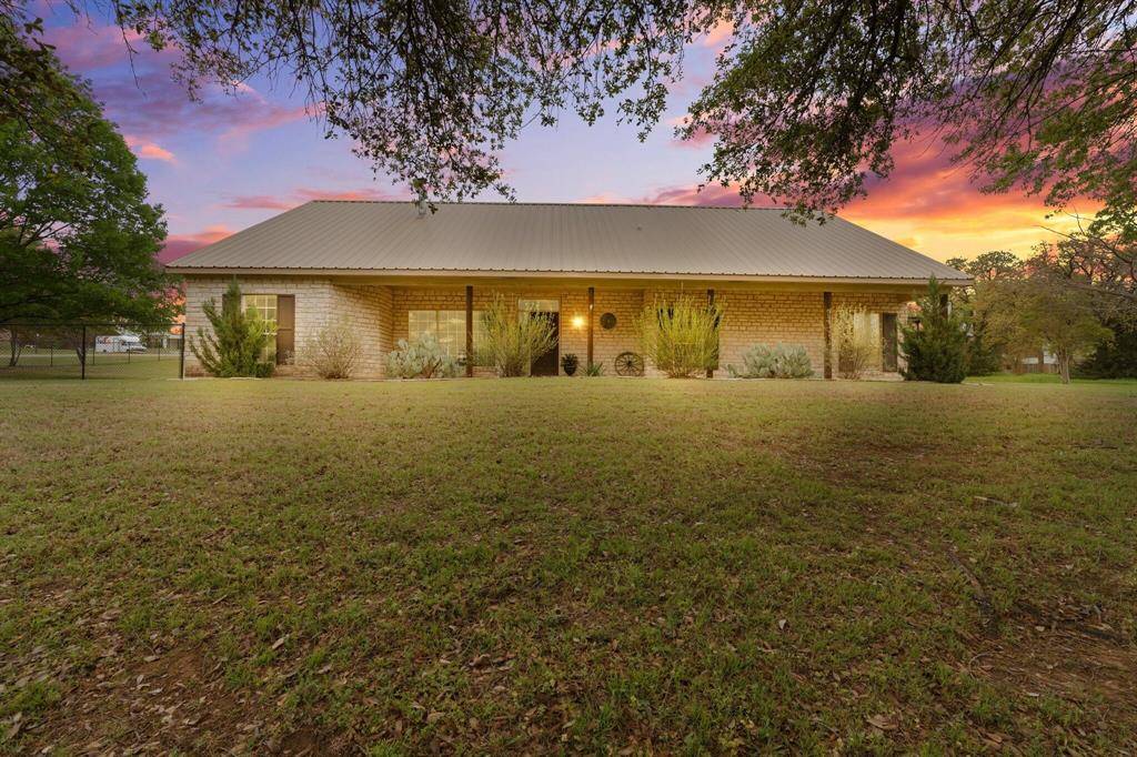 5424 Oakridge Road, Joshua, TX 76058