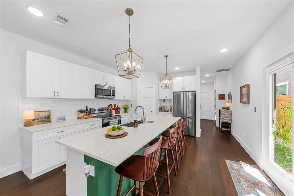 2340 Starks Avenue, Dallas, TX 75215