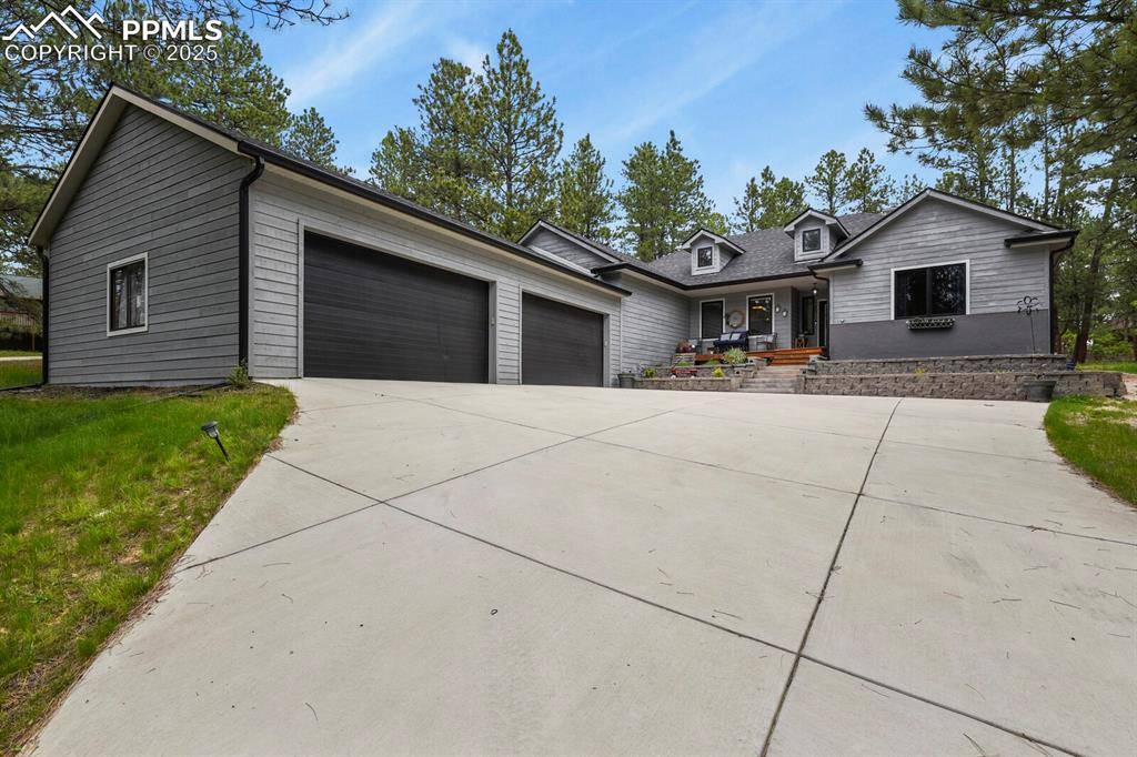 929 Tenderfoot DR, Larkspur, CO 80118
