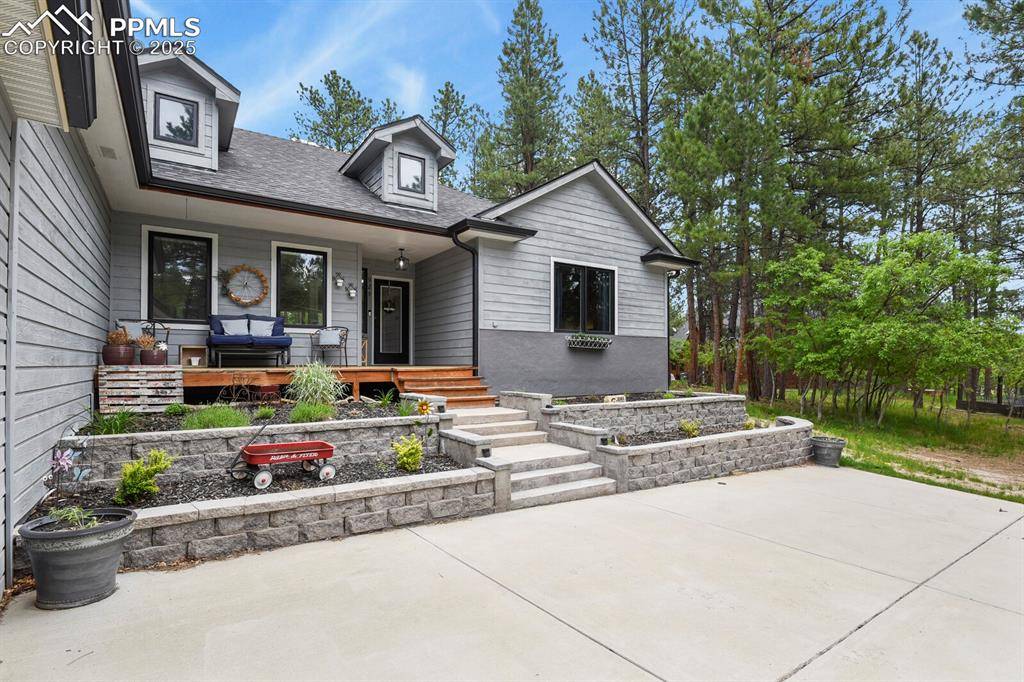 Larkspur, CO 80118,929 Tenderfoot DR